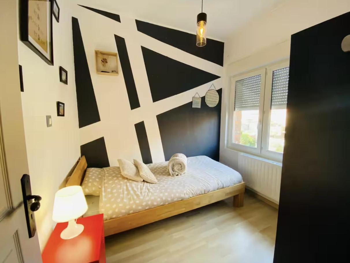 Chambre Privee Au Coeur De Calais Exterior photo